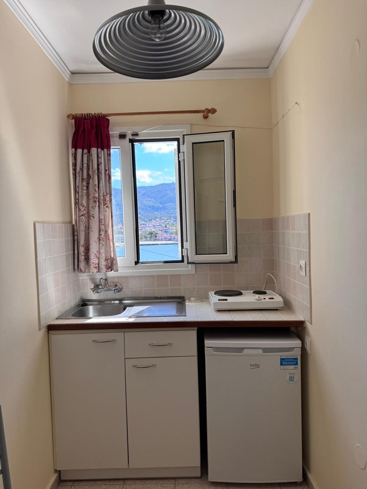 Matrona Apartments Poros Town ภายนอก รูปภาพ