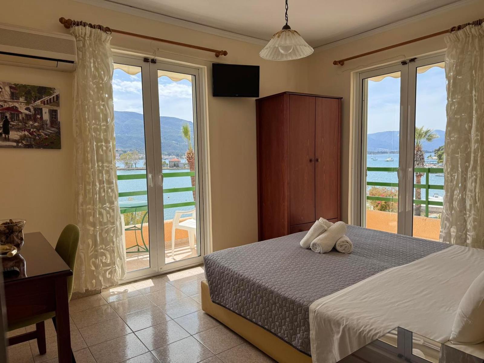 Matrona Apartments Poros Town ภายนอก รูปภาพ