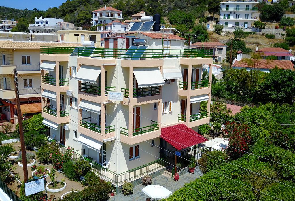 Matrona Apartments Poros Town ภายนอก รูปภาพ