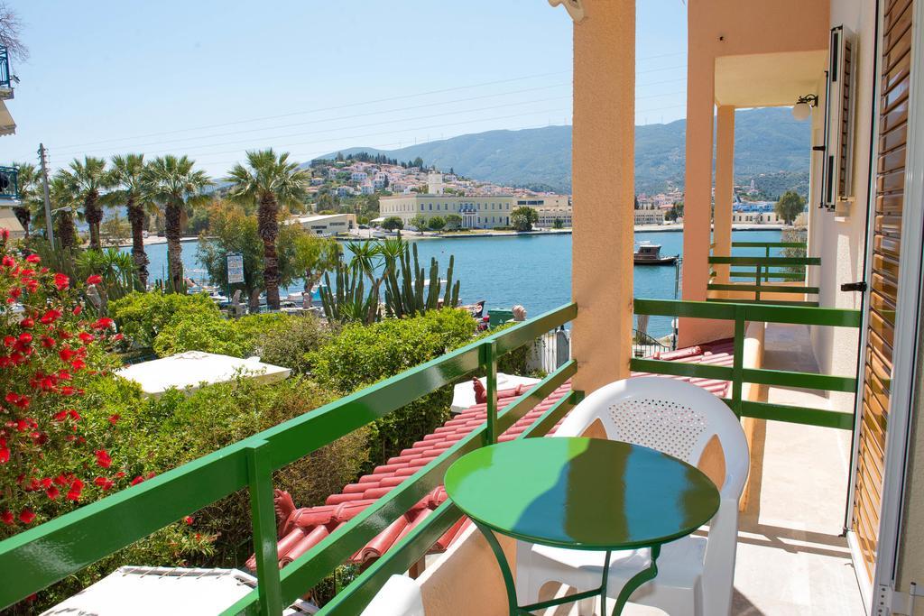 Matrona Apartments Poros Town ภายนอก รูปภาพ