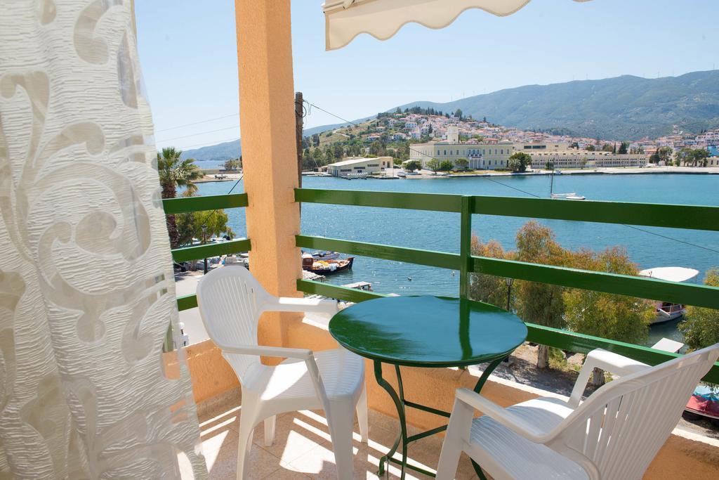 Matrona Apartments Poros Town ภายนอก รูปภาพ