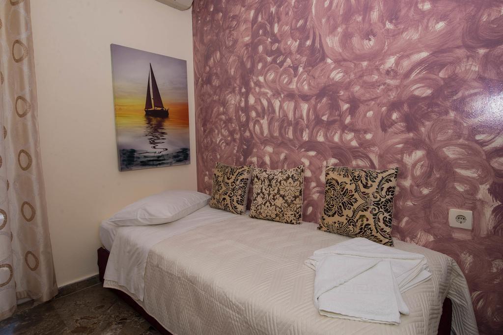 Matrona Apartments Poros Town ภายนอก รูปภาพ
